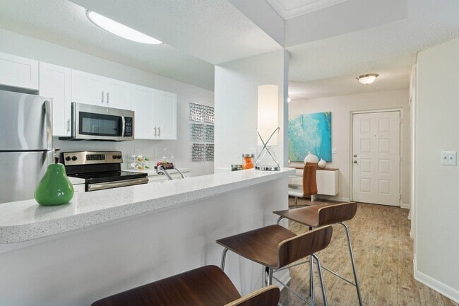 Building Photo - 2159 Polo Gardens Dr