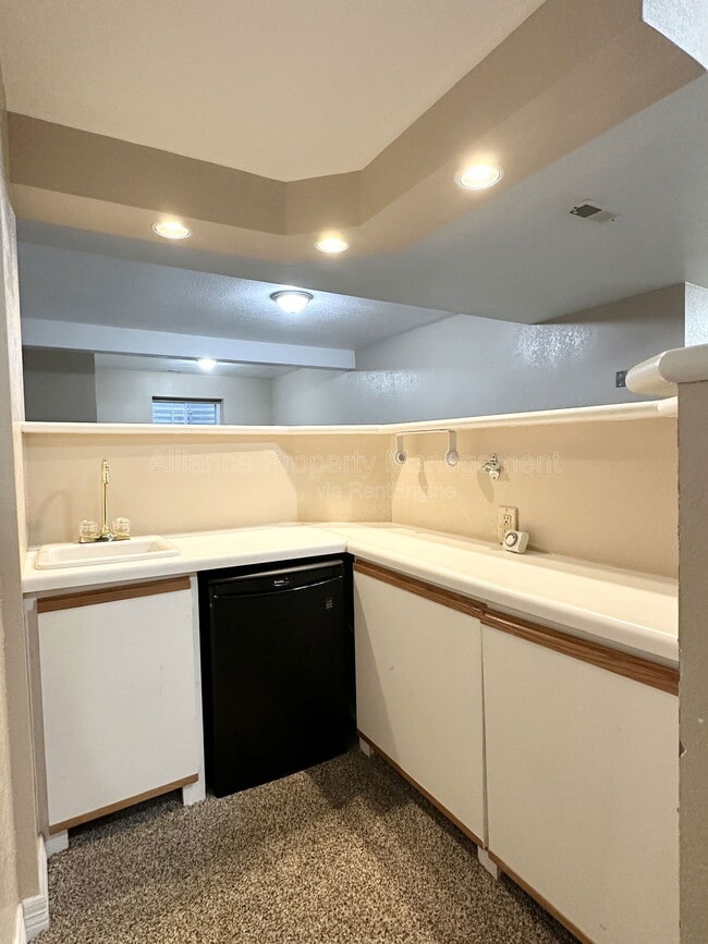 Building Photo - 4420 Cobbleskill Dr