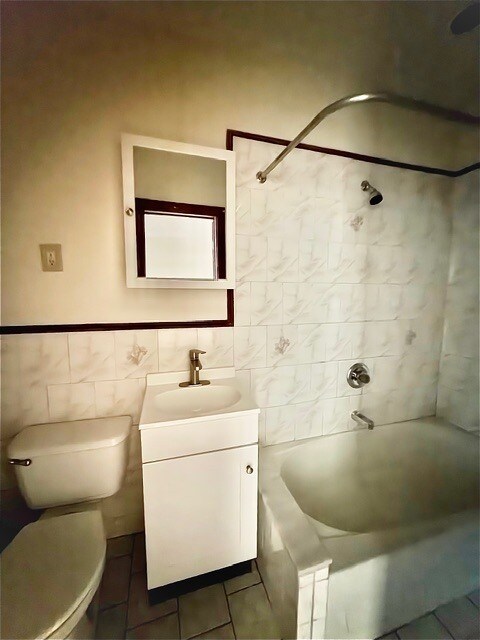 Building Photo - 292 Rogers Ave