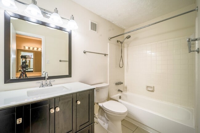 Building Photo - Updated two-bedroom, two-bathroom condo in...