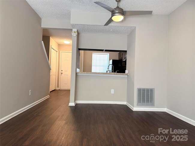 Building Photo - 621 Lex Dr