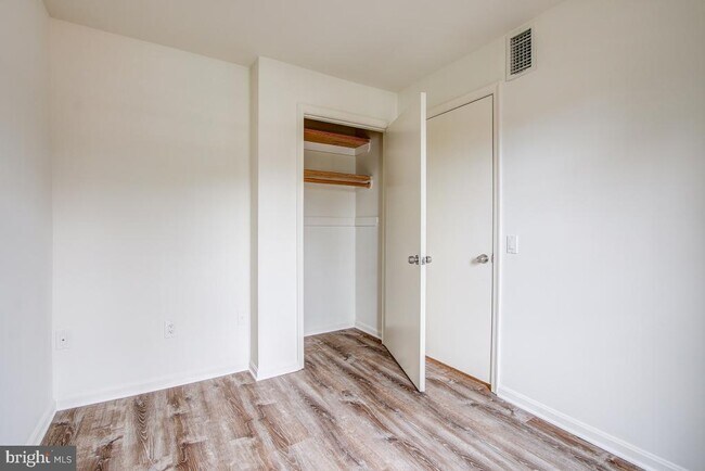 Building Photo - 20212 Shipley Terrace