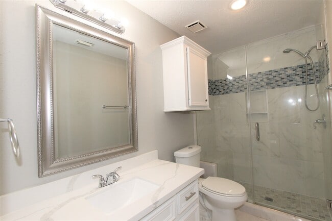 Building Photo - 4611 Silver Fox Dr