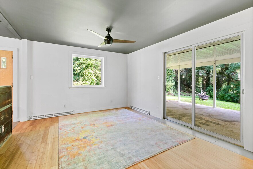 Building Photo - 68 Wilshire Dr