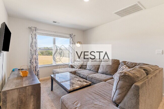 Building Photo - 240 Ridgeview Ln