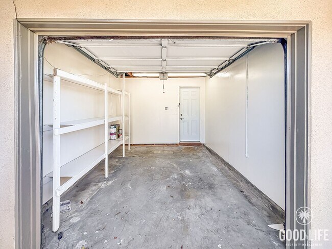 Building Photo - Newly remodeled 4bed/2bath home w/upgrades!