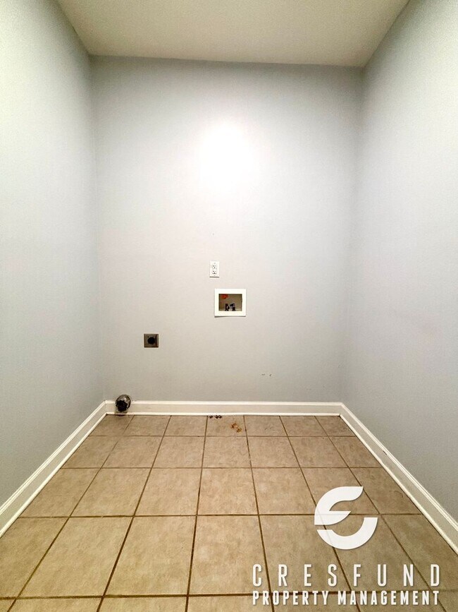Building Photo - CHARMING 3 BEDROOM READY FOR MOVE IN TODAY!