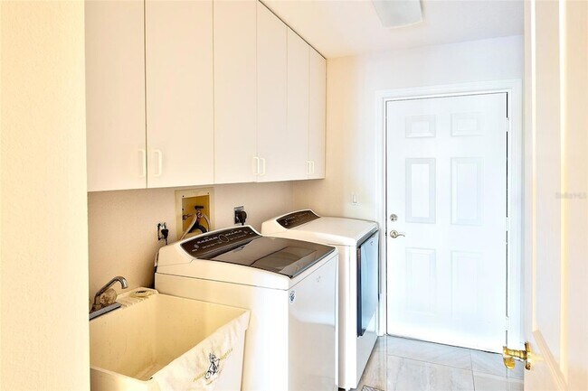 Building Photo - 5264 Bouchard Cir