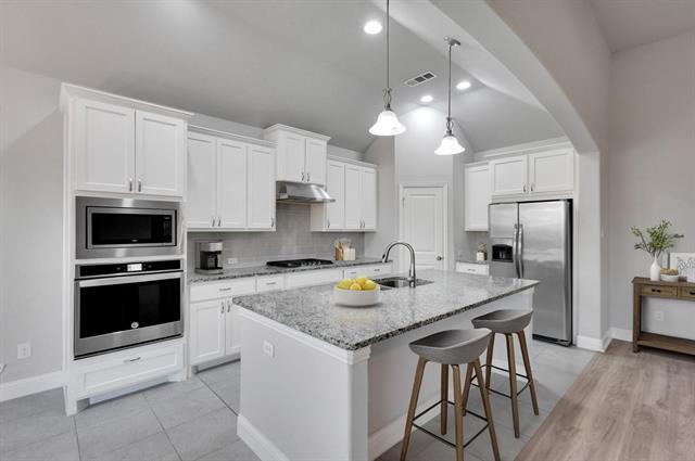 Building Photo - 2020 Overton Park Dr