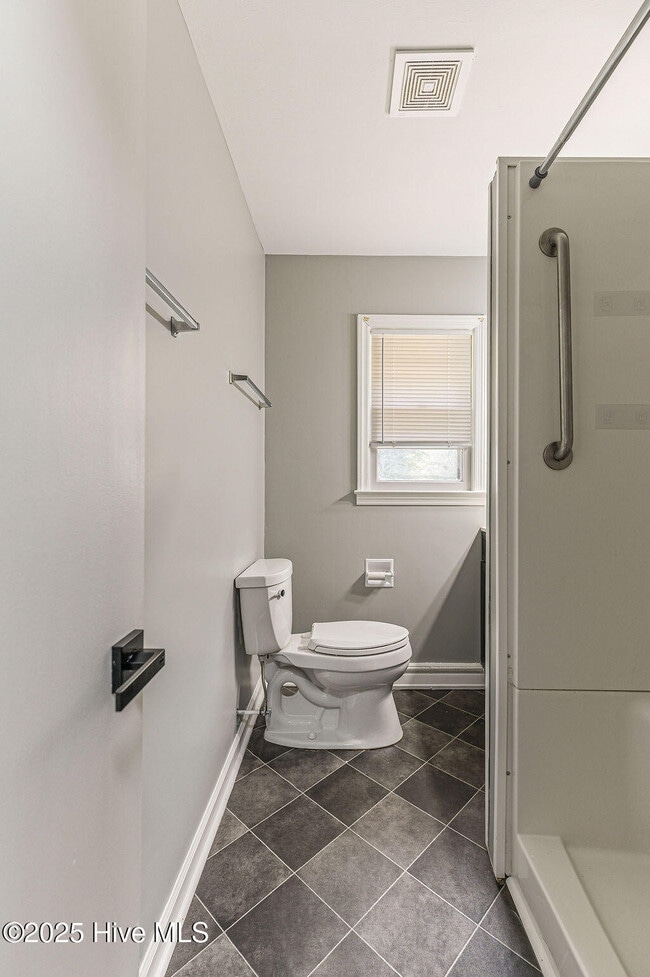Building Photo - 507 Wilder Ave