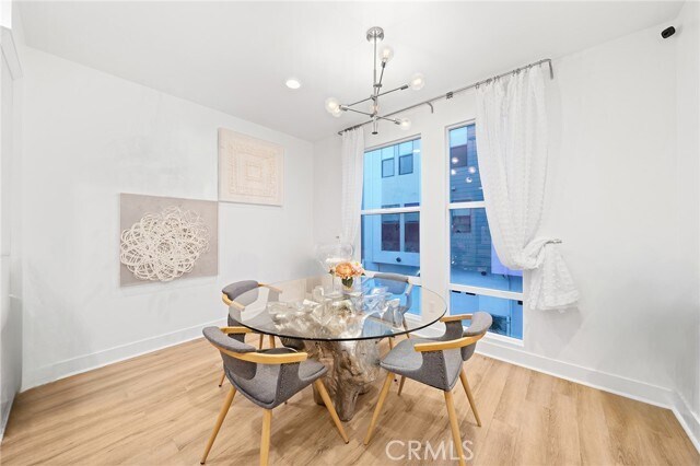 Building Photo - 657 Wedge