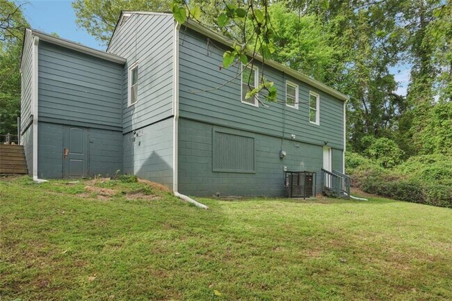 Building Photo - 172 Meador Way SE