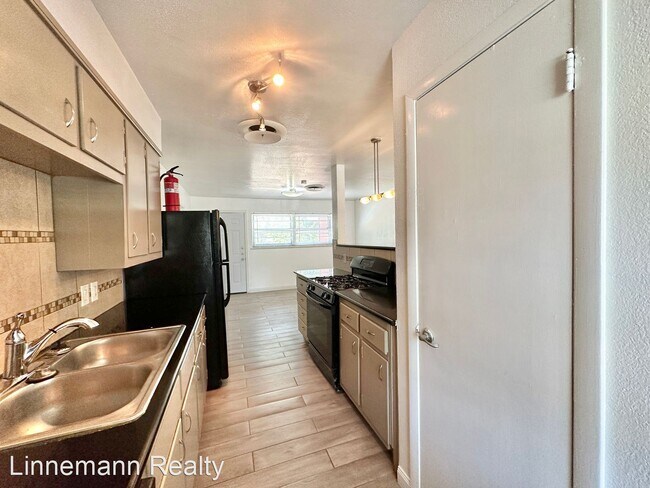 Building Photo - 3 br, 1.5 bath House - 707 S. 13th St