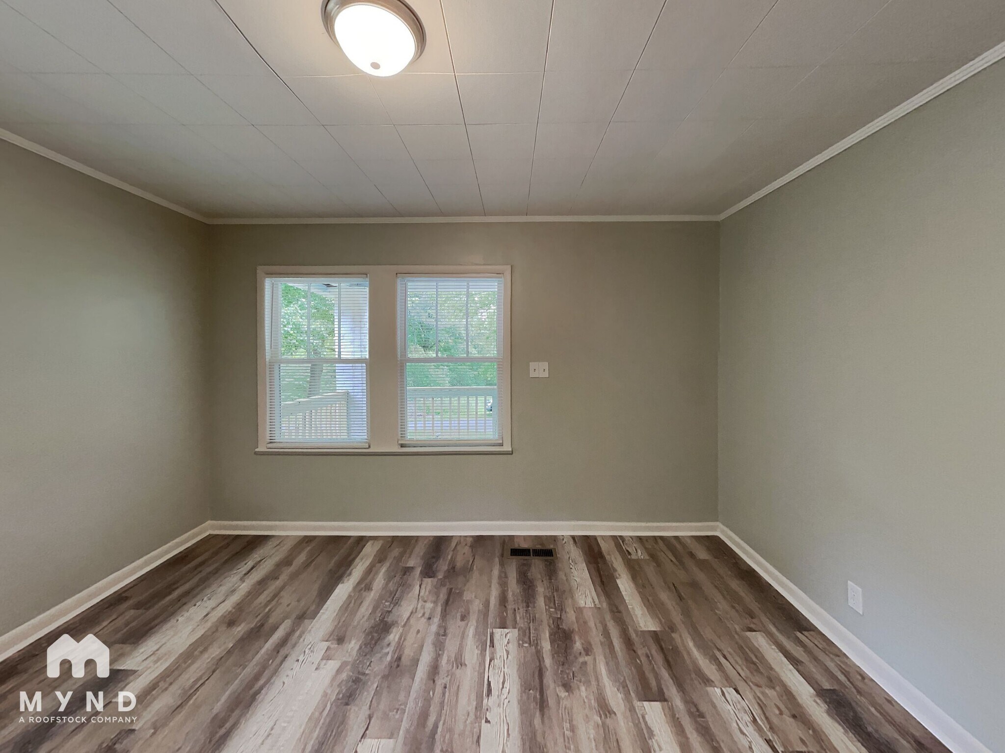 Building Photo - 1445 Echols Dr