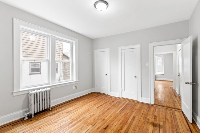 Building Photo - 128 Chestnut St