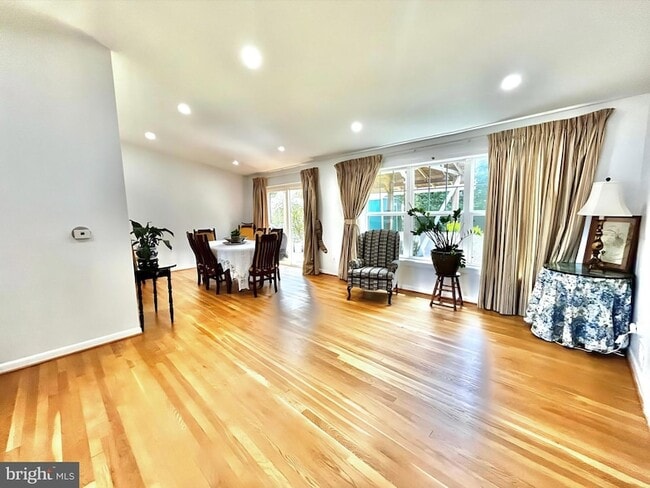 Building Photo - 10202 McGovern Dr