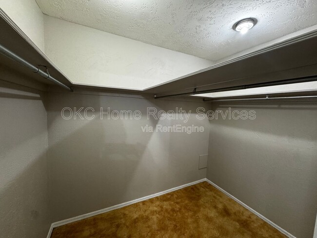 Building Photo - 6300 Brookside Dr