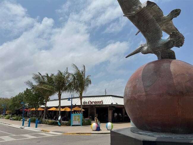 Building Photo - 3051 NE 47th Ct