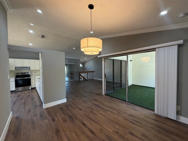 Building Photo - 323 Ives Dairy Rd