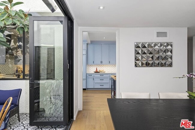 Building Photo - 2237 Century Hill