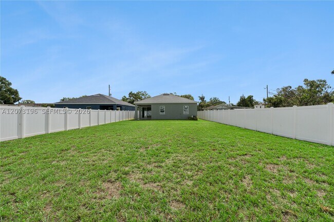 Building Photo - 1296 Moselle Ave