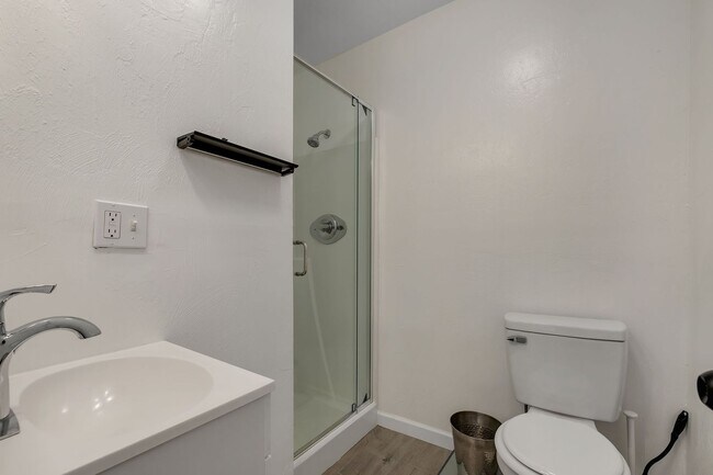 Building Photo - Franklin Park Duplex