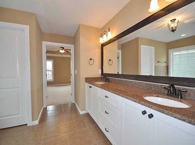Building Photo - 5435 Everlook Cir