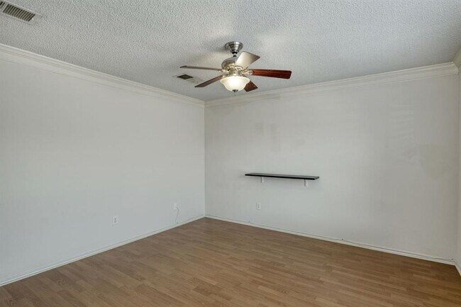 Building Photo - 2801 Adelen Ln