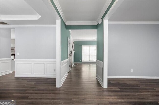 Building Photo - 4220 Hunters Green Way NE