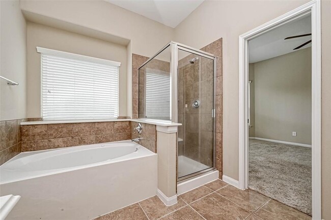 Building Photo - 10019 Taylor Springs Ln