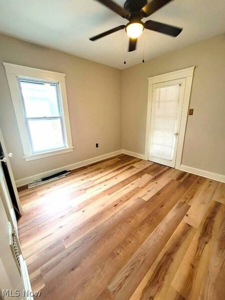 Building Photo - 1303 Lakeland Ave