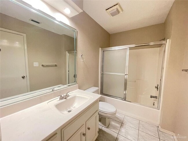 Building Photo - 19 N 12th St