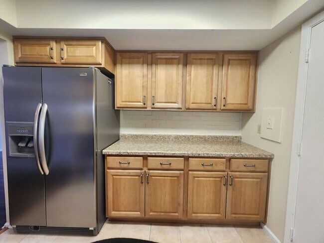 Building Photo - Move In By February 28th - Pay ONLY A $500 Deposit!!