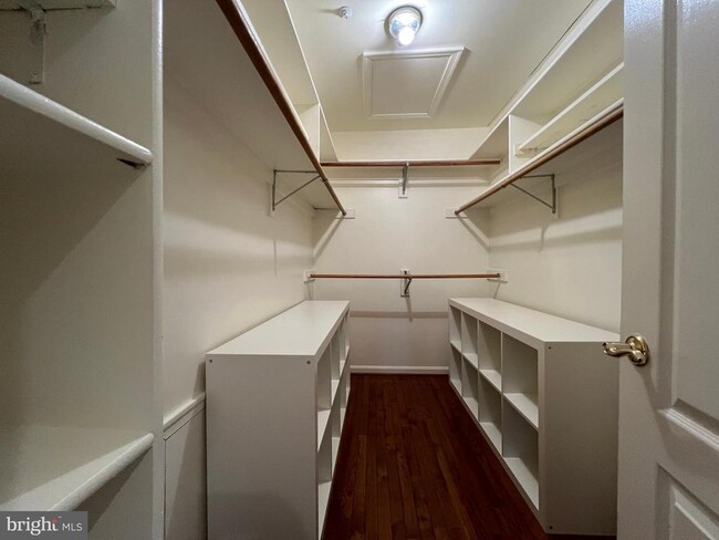 Building Photo - 201 Blaze Climber Way