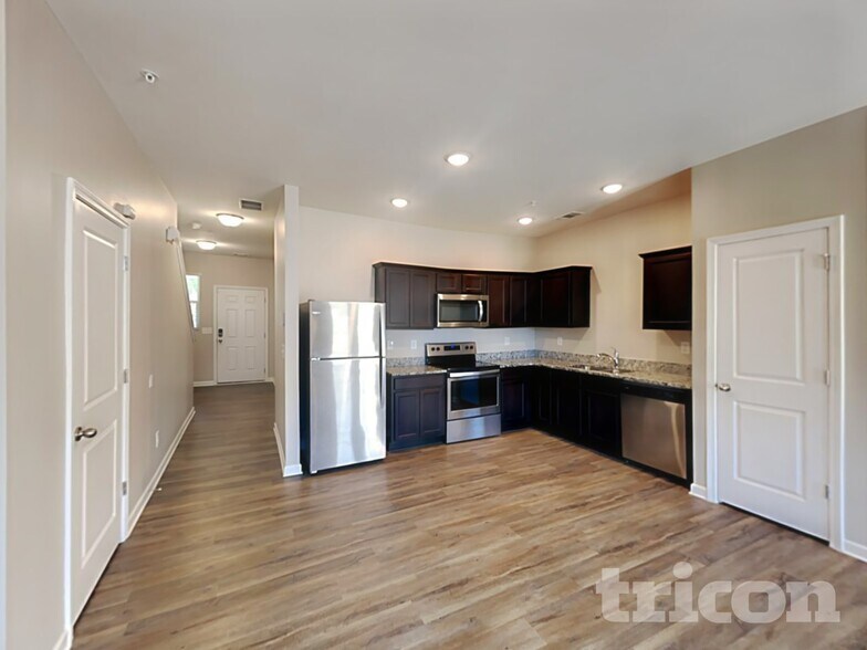 Building Photo - 11877 Fuller St