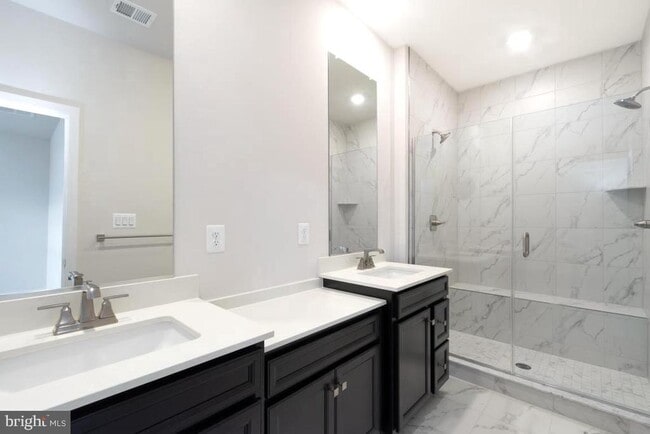 Building Photo - 11003 Resort Road