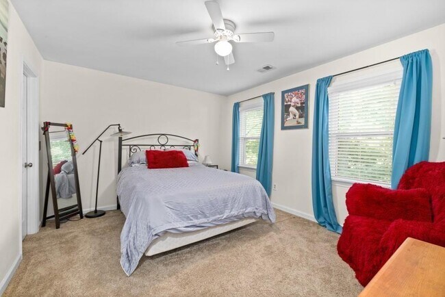 Building Photo - 2339 Milstead Cir NE
