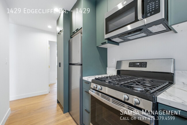 Building Photo - 1429 Edgecliffe Dr