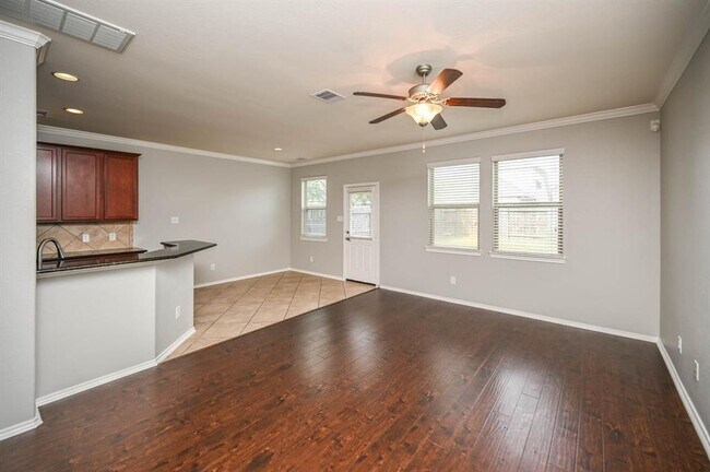 Building Photo - 6431 Calgary Woods Ln