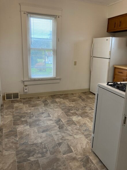 Kitchen - 104 W Miller St