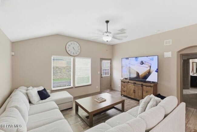 Building Photo - 14904 Tierra Coruna Ave