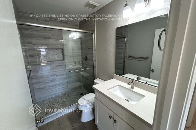 Building Photo - 11012 N 47th Ave