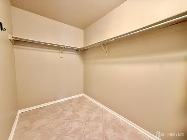 Building Photo - 256 Willowbrook Dr