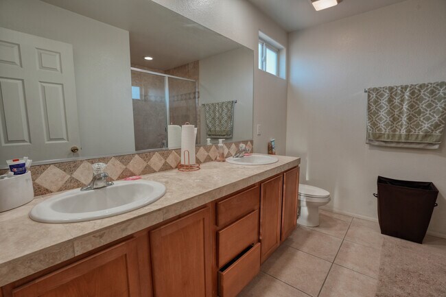 Building Photo - 16087 Bubbling Wells Rd