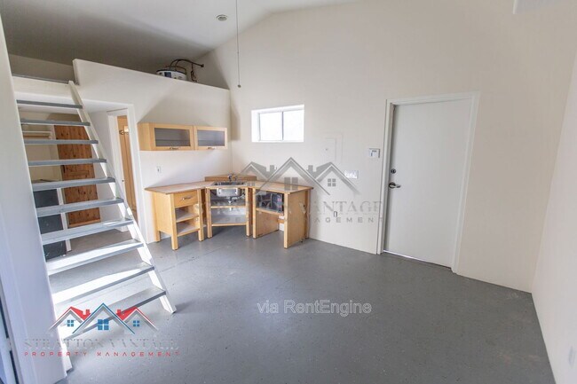 Building Photo - 4728 E Ron Rico Rd