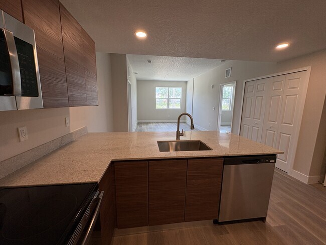 Building Photo - 4424 S Texas Ave