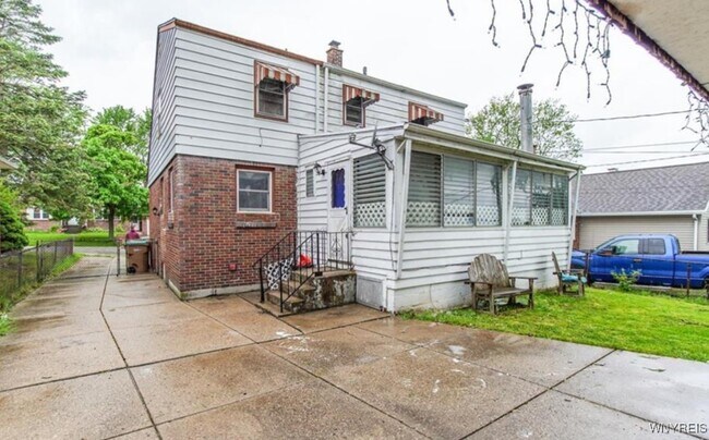 Building Photo - 61 Lynncrest Terrace