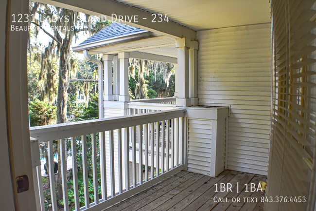Building Photo - 1231 Ladys Island Dr