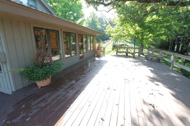 Building Photo - Incredible home on a private & secluded lot.