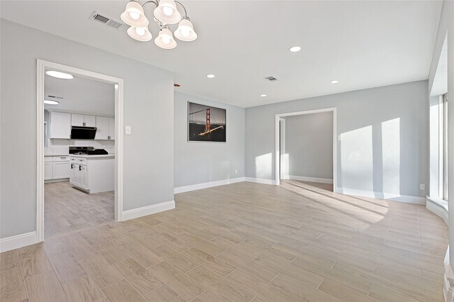 Building Photo - 7103 Lugary Dr